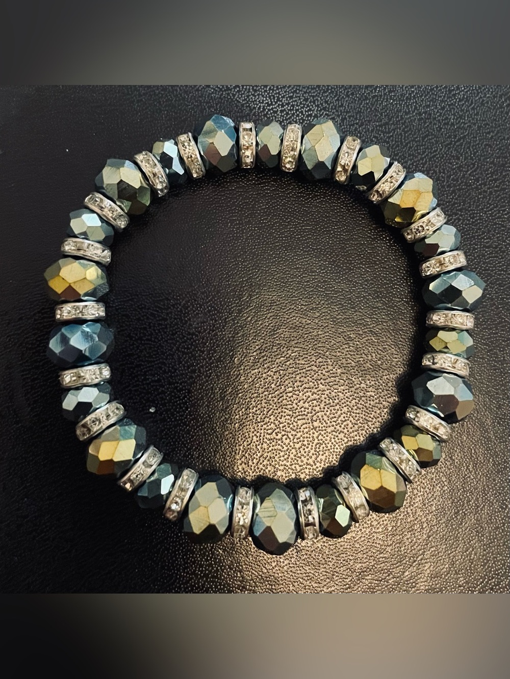 Czech Crystal Silver Bracelet 7”-8” stretchy NEW Gorgeous!